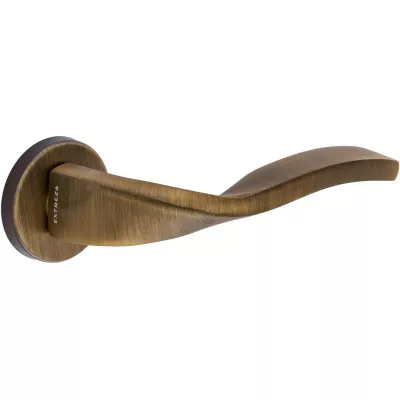 Дверная ручка Extreza Hi-tech Slim PERLA (Перла) 114 на круглой розетке R12 матовая бронза F03