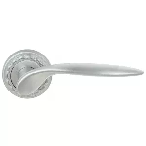 Дверная ручка CALIPSO (Калипсо) 311 на розетке R02 матовый хром F05