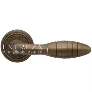 Дверная ручка MIREL (Мирел) 316 на розетке R03 матовая бронза F03