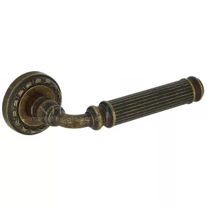 Дверная ручка BENITO (Бенито) 307 на розетке R02 античная бронза F23