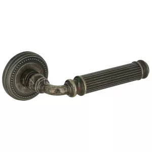 Дверная ручка BENITO (Бенито) 307 на розетке R03 античное серебро F45