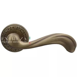 Дверная ручка NINA (Нина) 317 на розетке R06 матовая бронза F03