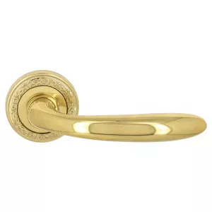 Дверная ручка COMO (Комо) 322 на розетке R06 полированная латунь F01