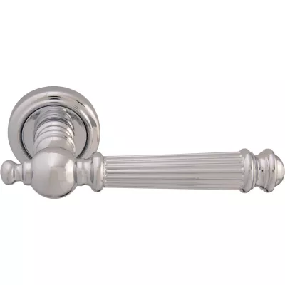 Ручки на розетке MELODIA Дверная ручка на розетке 102V Veronica Полированный хром