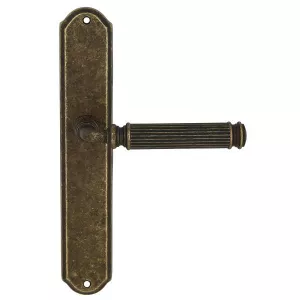 Дверная ручка BENITO (Бенито) 307 на планке PL01 античная бронза F23 под кабинетный ключ KEY