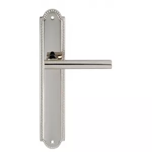 Дверная ручка на планке Extreza 