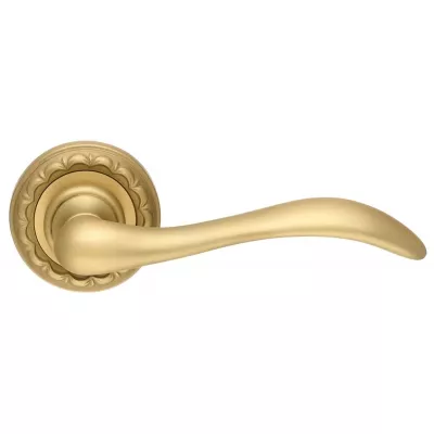 Дверная ручка Extreza Classic "AGATA" 310 круглая розетка R02 матовая латунь F02