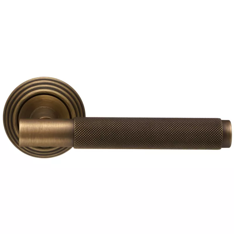 Дверная ручка Extreza Classic "TUBA" 126 круглая розетка R05 матовая бронза F03