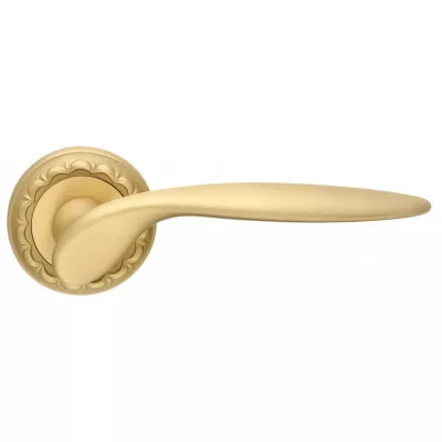 Дверная ручка Extreza "CALIPSO" (Калипсо) 311 на розетке R02 матовая латунь F02