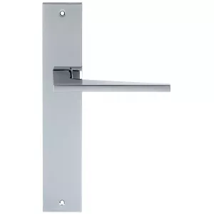 Дверная ручка на планке Extreza Hi-Tech 