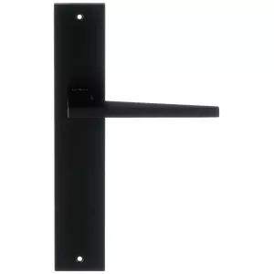 Дверная ручка на планке Extreza Hi-Tech 