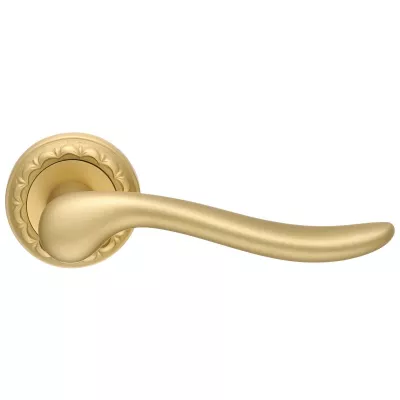 Дверная ручка Extreza "TOLEDO" (Толедо) 323 на розетке R02 матовая латунь F02