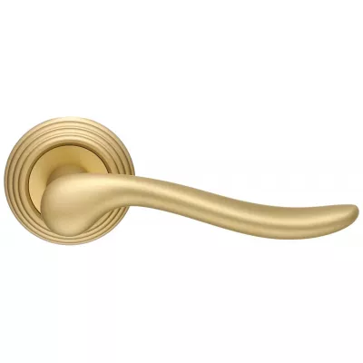Дверная ручка Extreza "TOLEDO" (Толедо) 323 на розетке R05 матовая латунь F02