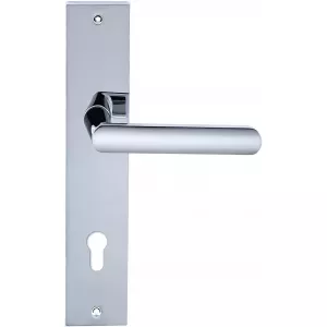 Дверная ручка на планке Extreza Hi-Tech 