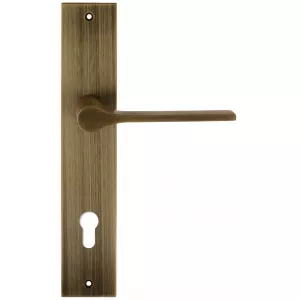 Дверная ручка на планке Extreza Hi-Tech 