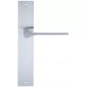 Дверная ручка на планке Extreza Hi-Tech 